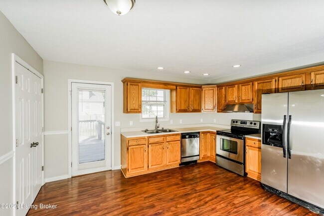 Building Photo - 8906 Greenmoore Dr