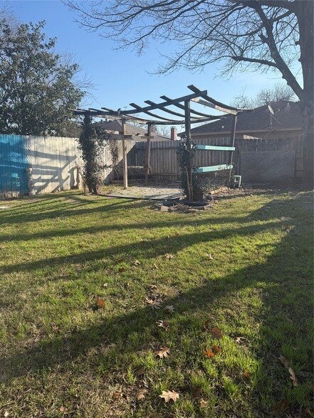 Building Photo - 11008 Misty Summit Dr