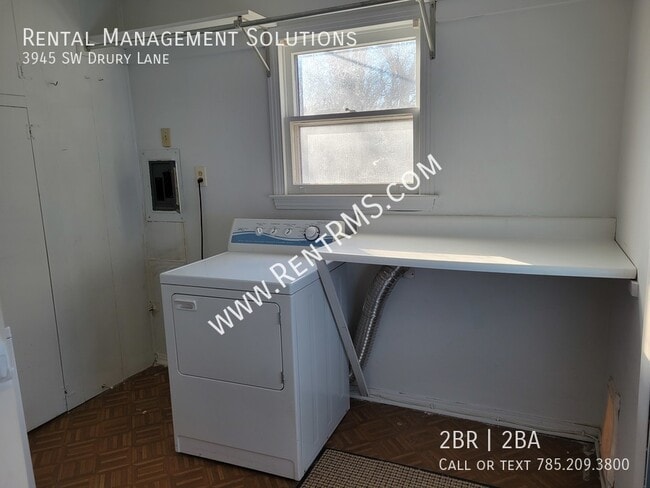 Building Photo - 3945 SW Drury Ln