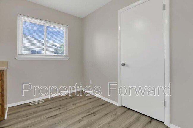 Building Photo - 2779 Woodgrove Dr