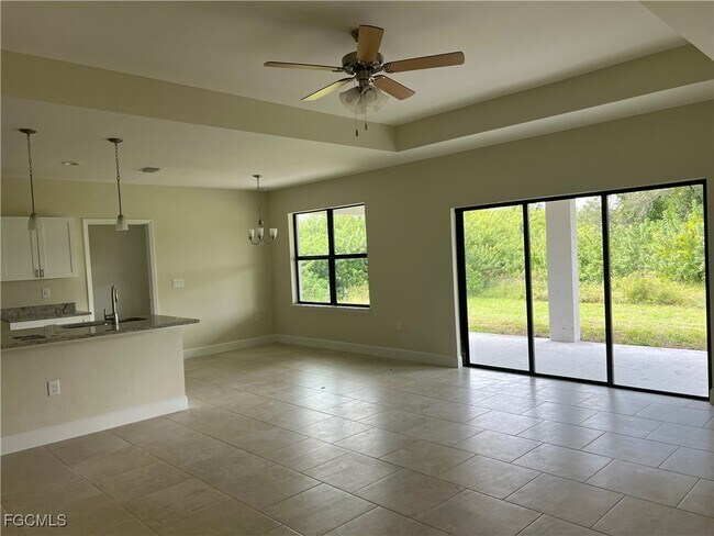 Building Photo - 1302 Sunniland Blvd