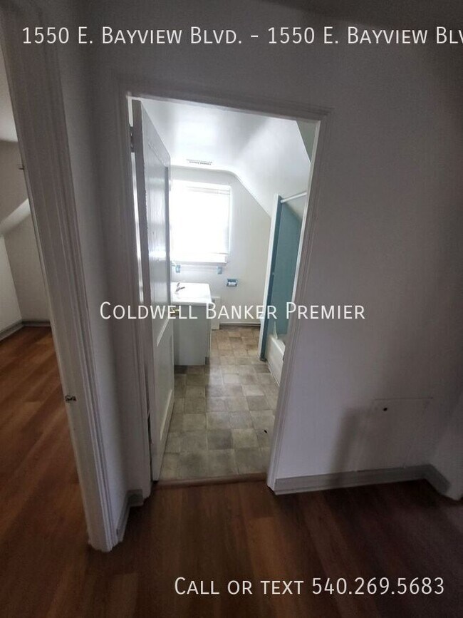 Building Photo - 1550 E Bayview Blvd