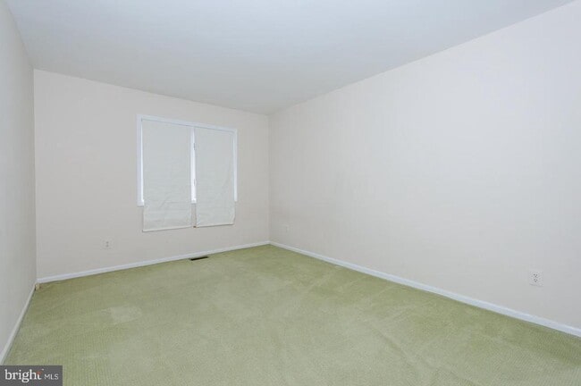 Building Photo - 18 Hanover Ct