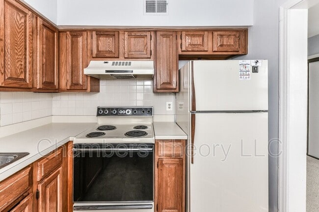 Building Photo - 2603 Arlington Blvd