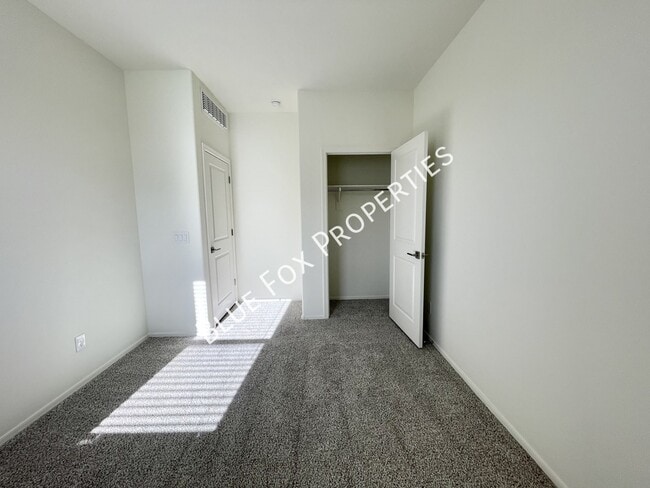 Building Photo - 10692 W Dickerson Dr