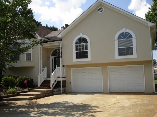 Primary Photo - 1097 Trestle Dr