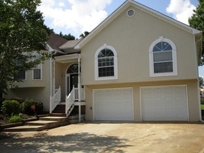 Building Photo - 1097 Trestle Dr