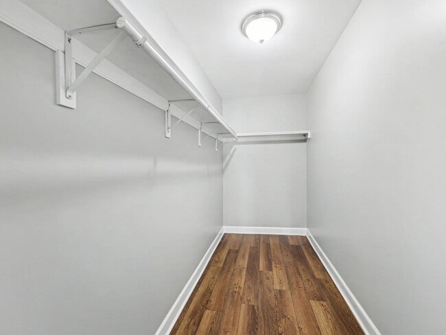 Building Photo - 242 5th St