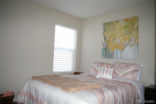 Building Photo - 2811 Summer Day Ave