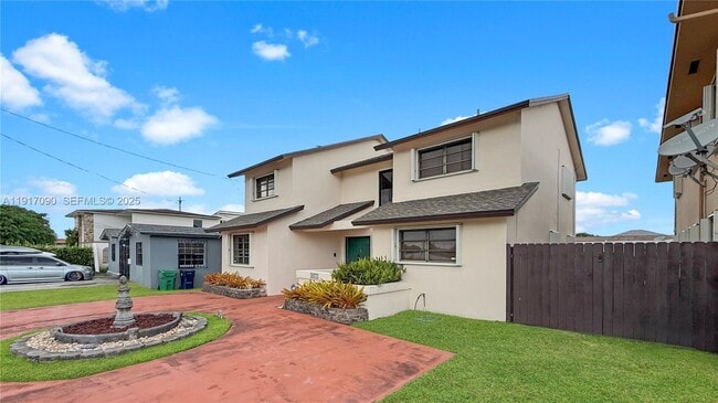 Building Photo - 8877 SW 36th St