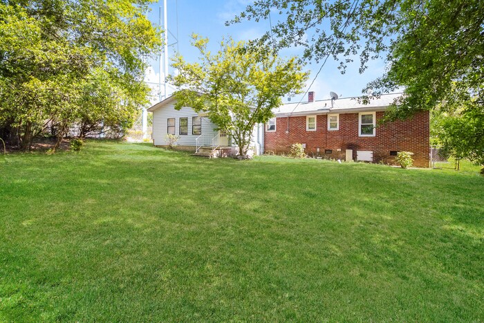 Building Photo - 1741 Faraway Dr