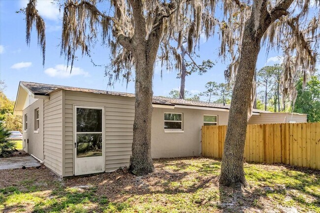 Building Photo - 284 Short St