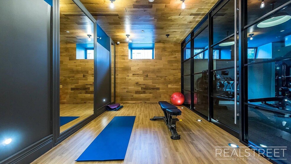 Building Photo - Leonard Street