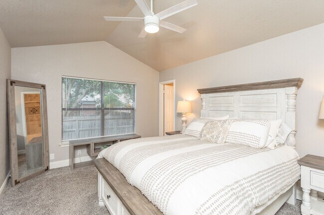 Building Photo - 11306 Cedar Park