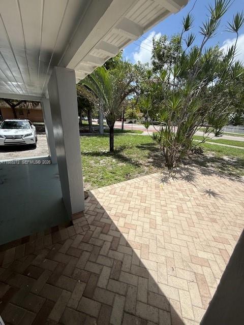 Building Photo - 13300 NE 10th Ave