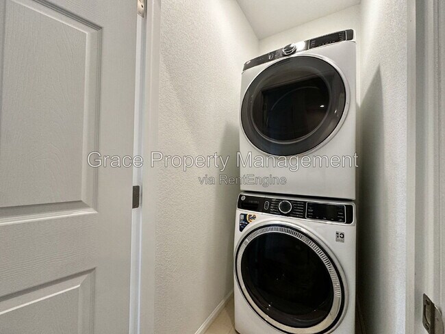 Building Photo - 47 N Uriah St