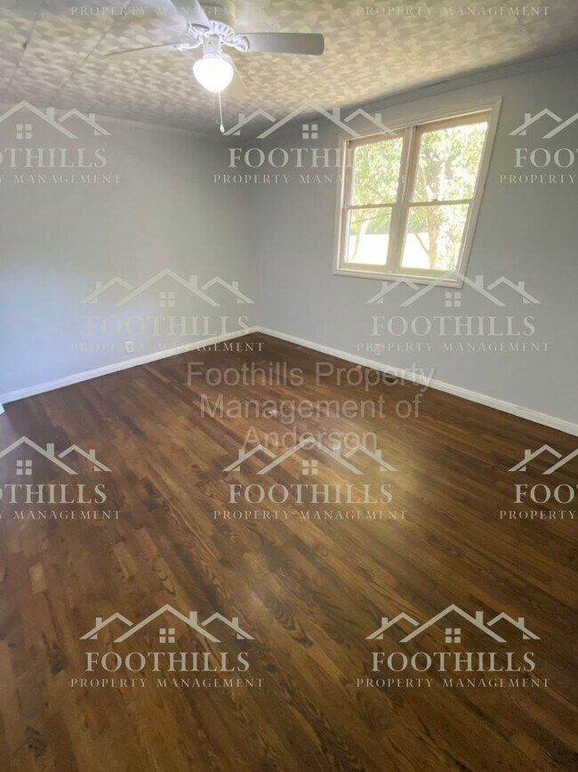 Building Photo - 106 Hanks Cir