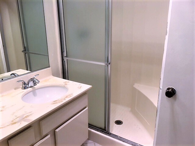 Building Photo - Great location! 2 bed 2 bath Simi Valley condo!