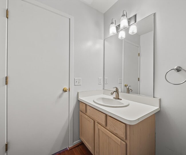 Building Photo - 1696 Reserve Ct