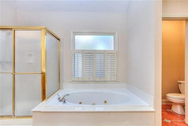 Building Photo - 800 Satinwood Pl