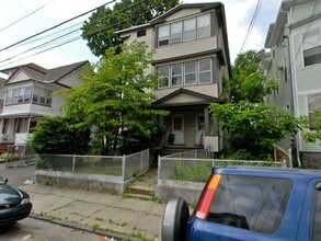 Building Photo - Catherine St. 143-147
