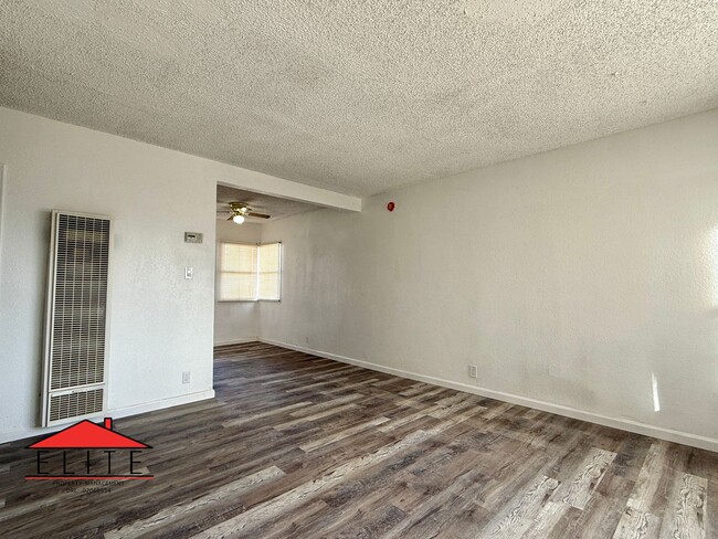 Building Photo - AVAILABLE NOW!! 1/2 OFF FIRST MONTH"S RENT!