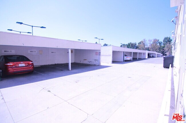 Building Photo - 5936 Melrose Ave