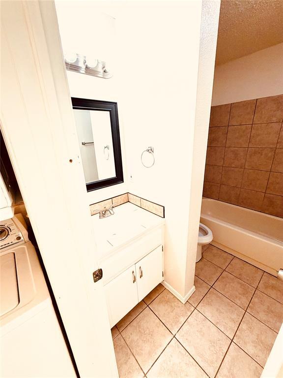 Building Photo - 1901 E Lindsey St