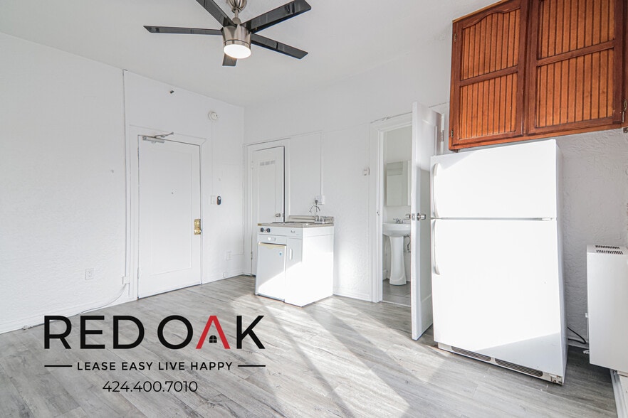 Building Photo - 1243 S Mariposa Ave