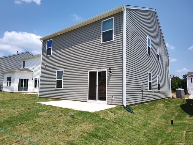 Building Photo - Beautiful home located in the Hamilton Woo...