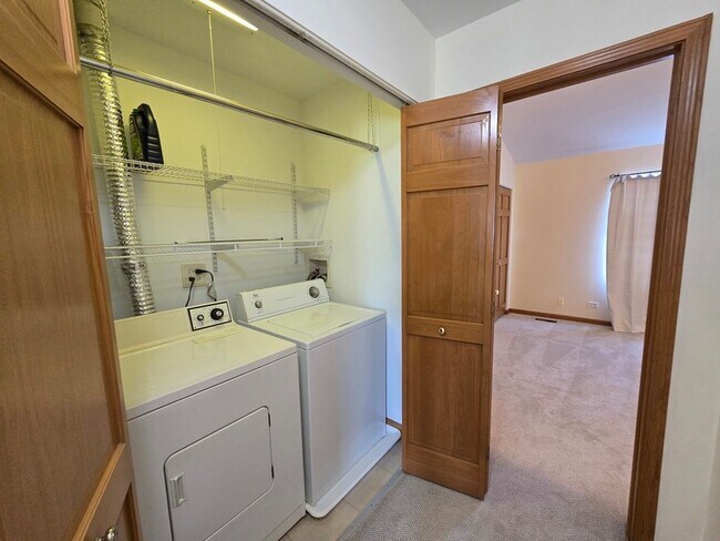 Building Photo - 3190 Teal Bay Ct