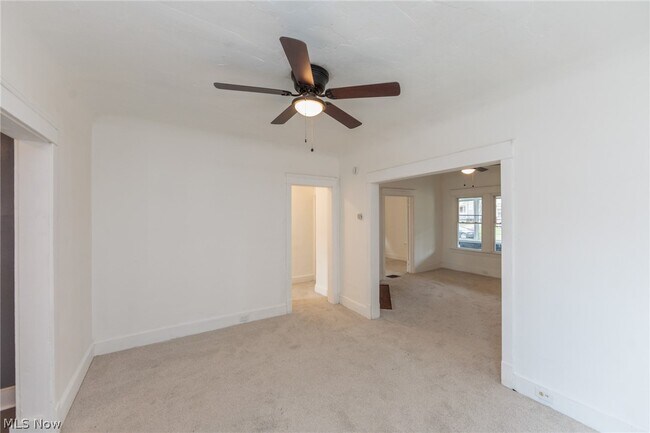 Building Photo - 1519 Ridgewood Ave