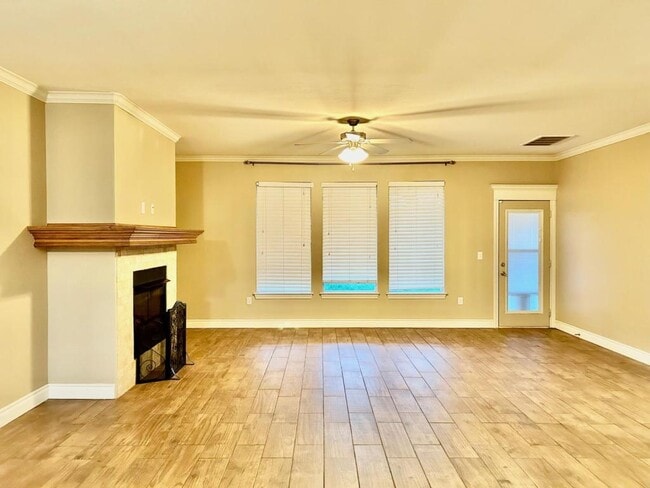 Building Photo - 1534 NE Stone House Dr