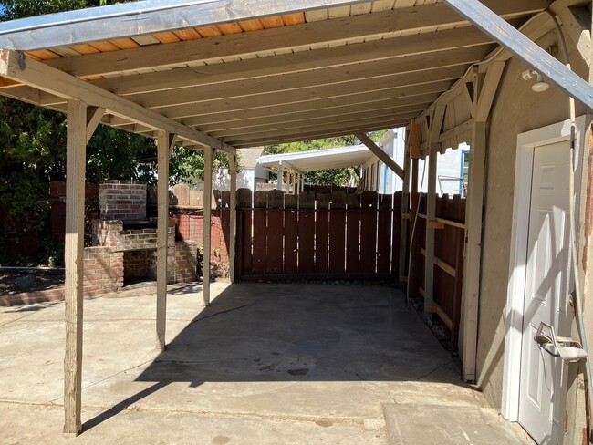 Building Photo - 1412 Del Mar Ave