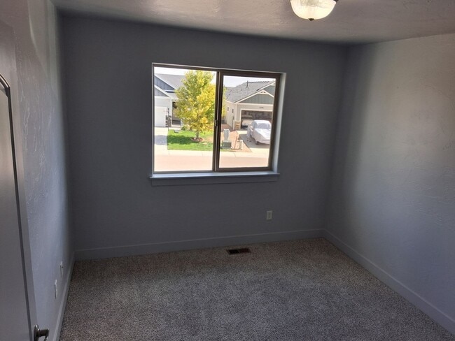 Building Photo - 1097 Johnson St