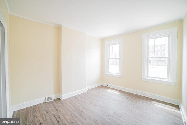 Building Photo - 2427 E Allegheny Ave