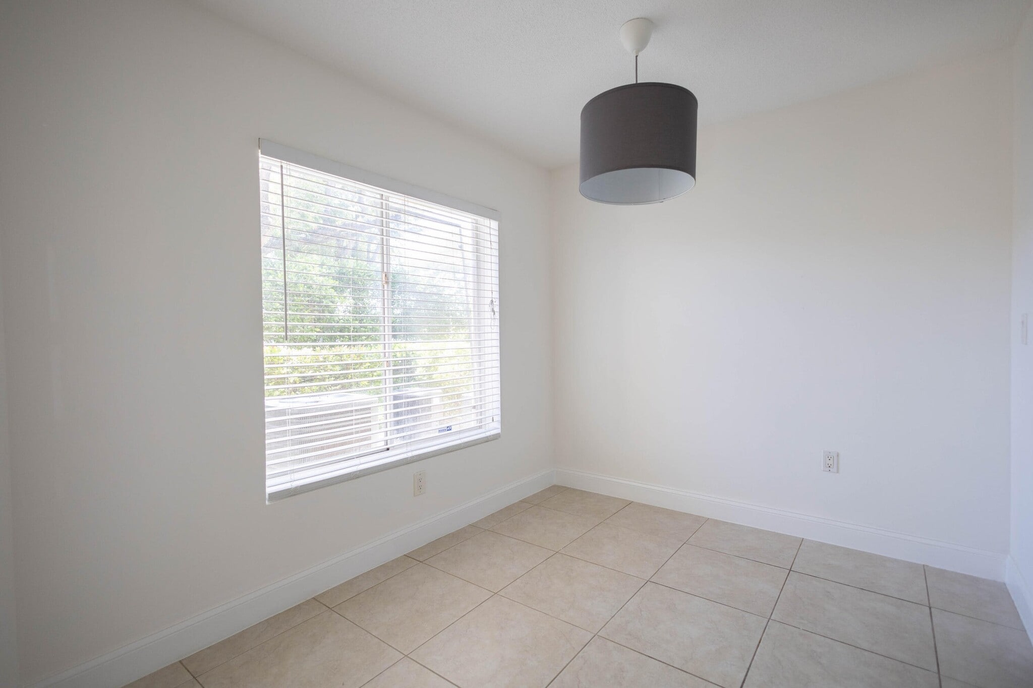 Building Photo - 815 W Boynton Beach Blvd