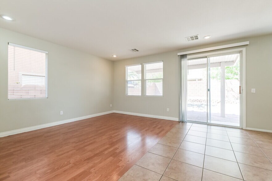 Building Photo - 4150 Buteo Ln