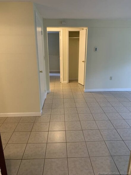 Building Photo - 39 Dinan Dr