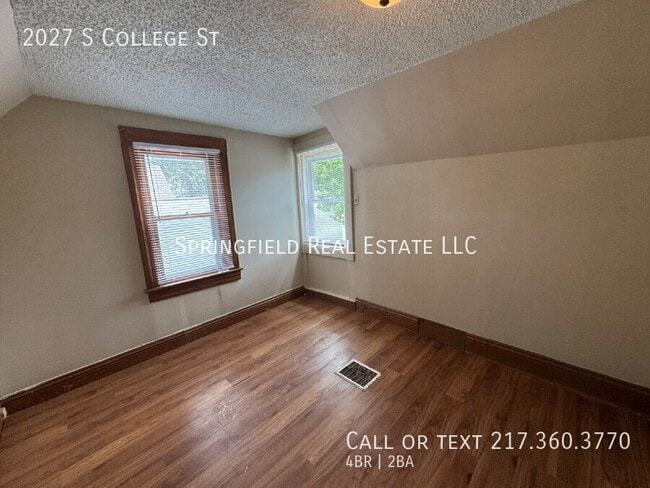 Building Photo - 2027 S College St