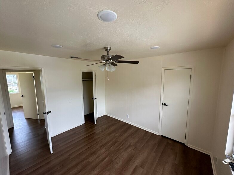 Building Photo - 1011 Giovanni St