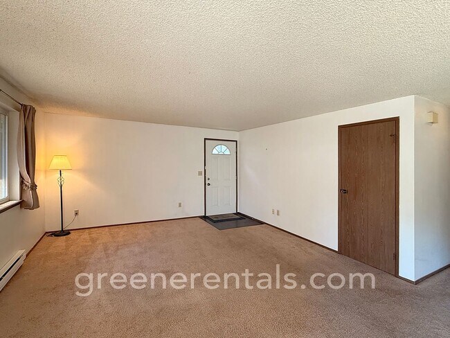 Building Photo - 7625 Trails End Dr SE