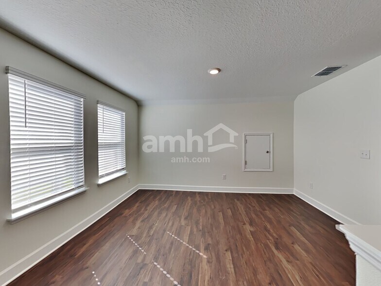 Building Photo - 3101 Artemisia Ln