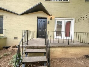 Building Photo - 411 Tenth Street, 7