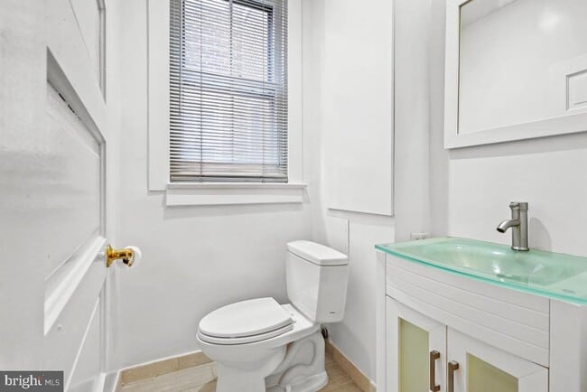 Building Photo - 1411 King St