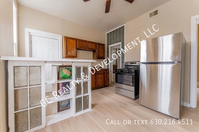 Building Photo - 3328 W Chicago Ave