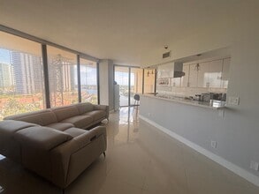 Building Photo - 19355 Turnberry Way