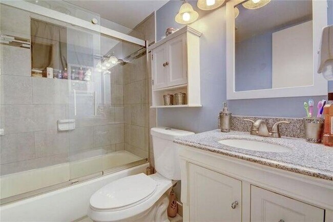 Building Photo - 8101 SW 24th Ct