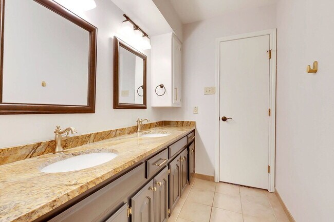 Building Photo - 5309 Beckett Cir