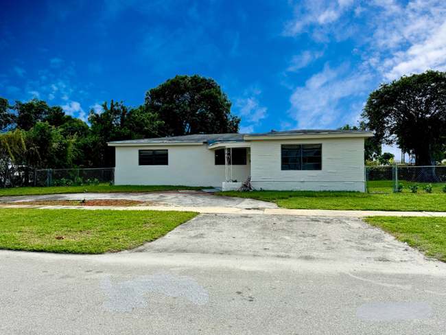 Building Photo - 2850 8th St